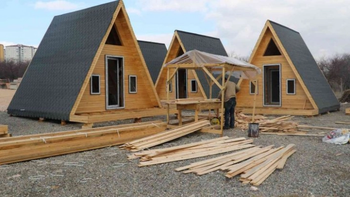 Doğu ve Güneydoğu Anadolu Bölgesinin tek bungalov fabrikasını kurdu, şimdi taleplere yetişemiyor