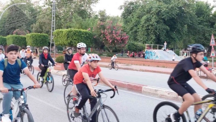 Dörtyol'daki bisiklet etkinliğinde 200 kişi pedal çevirdi