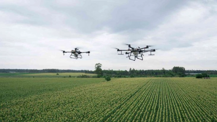 Dronlar zirai mücadelede çiftçiye kolaylık sağlıyor