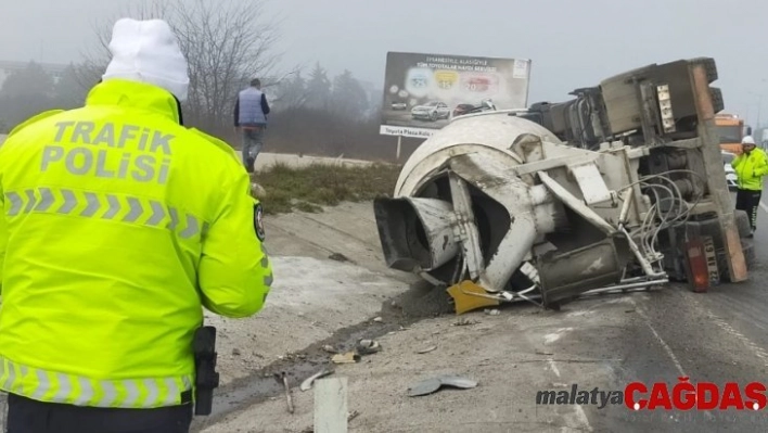 Edirne'de beton mikser yan yattı: 1 yaralı