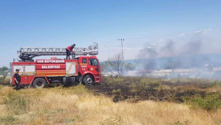 Edremit'te bahçe yangını