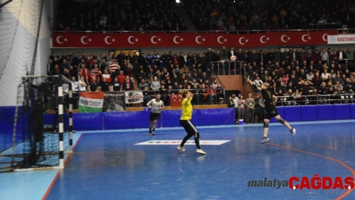 EHF Kupası: Kastamonu Belediyespor: 30 - Schaeffler: 31