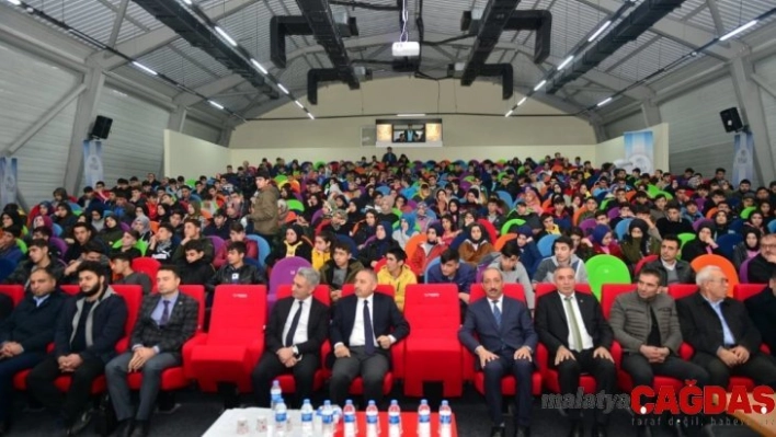 Elazığ'da 'Geleceğim Mesleğim' konferansı