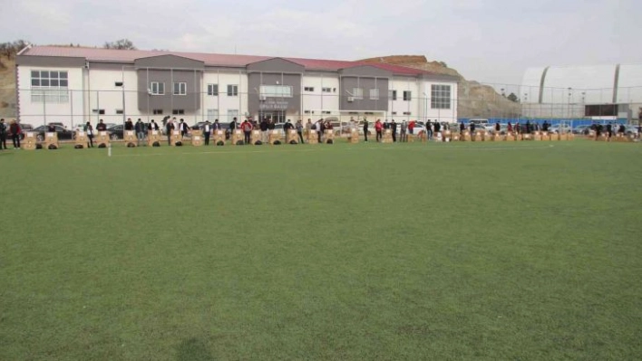 Elazığ'da 107 kulübe spor malzemesi yardımı