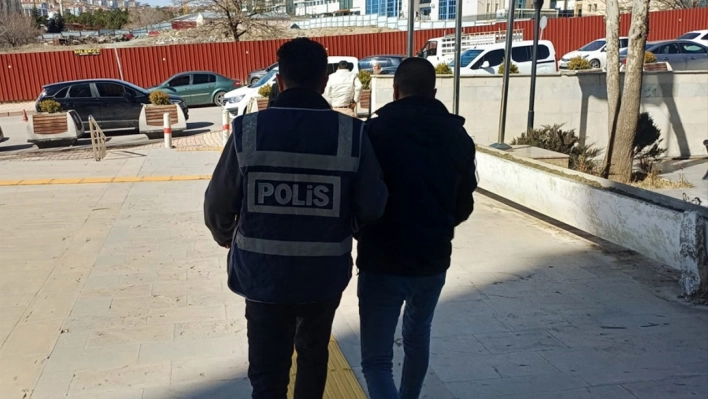 Elazığ'da asayiş operasyonunda 17'si firari hükümlü 18 kişi yakalandı