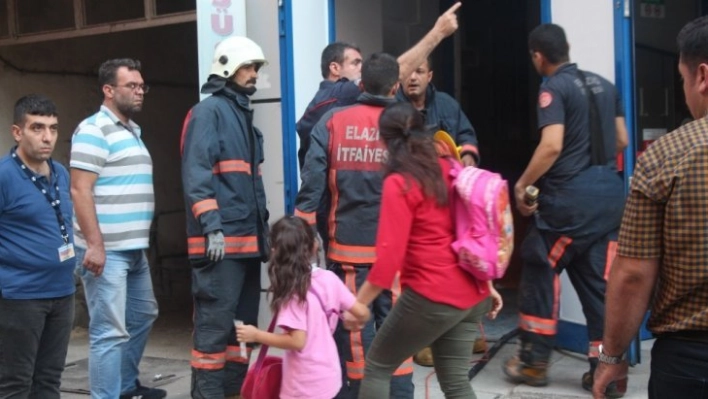 Elazığ'da depo yangını