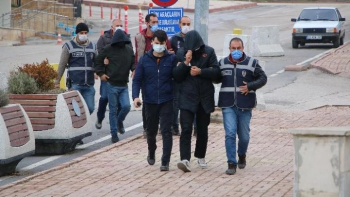 Elazığ'da ev ve otomobilden hırsızlık yapan 2 kişi tutuklandı