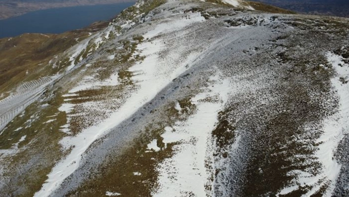 Elazığ'da göl manzaralı kayak merkezi yeni sezon için gün sayıyor