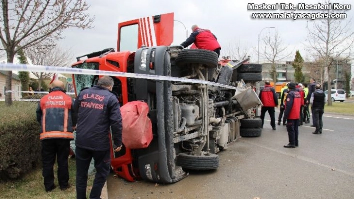 Elazığ'da itfaiye aracı ile otomobil çarpıştı: 7 yaralı