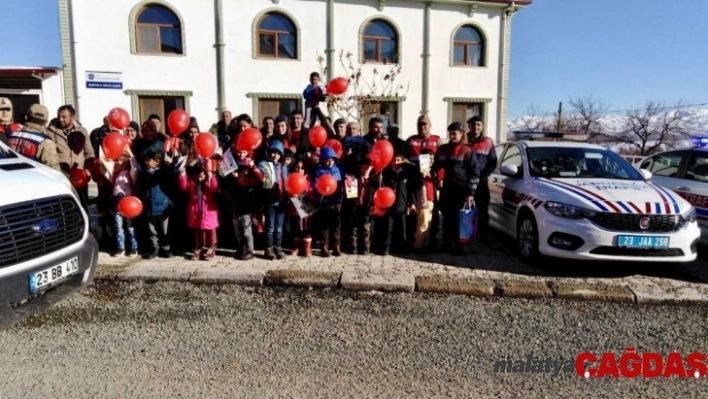 Elazığ'da jandarmadan 'Sizden Biriyiz' projesi