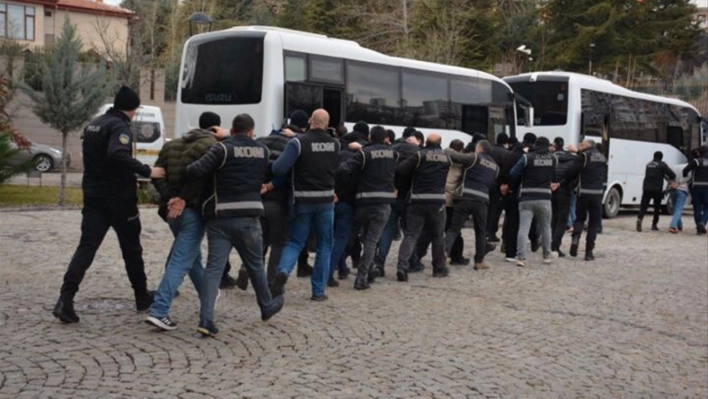 Elazığ'da Kafes-37 operasyonunda yakalanan 35 zanlıdan 20'si tutuklandı