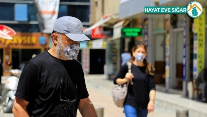 Elazığ'da maske takan da takmayan da çok