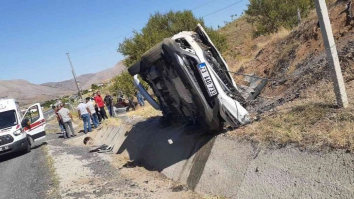 Elazığ'da otomobil yan yattı: 1 yaralı