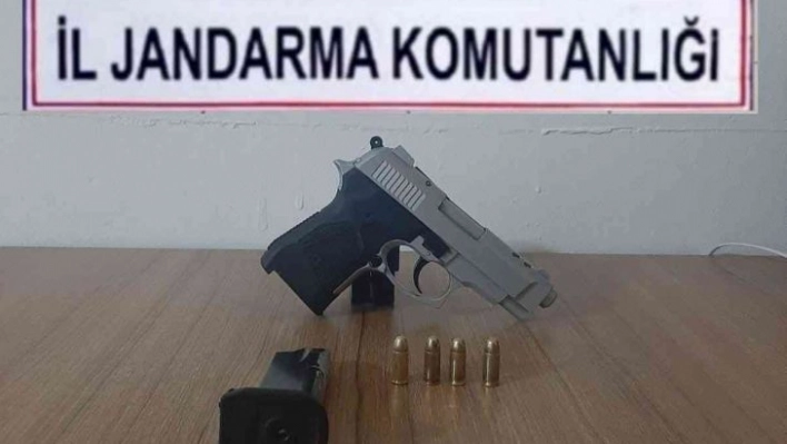 Elazığ'da ruhsatsız tabanca ele geçirildi