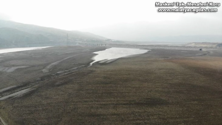 Elazığ'da sular çekildi