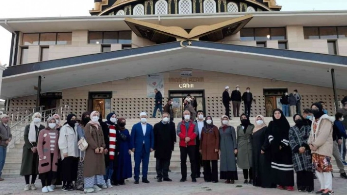 Elazığ'da tesbihat ve sohbet programı düzenlendi