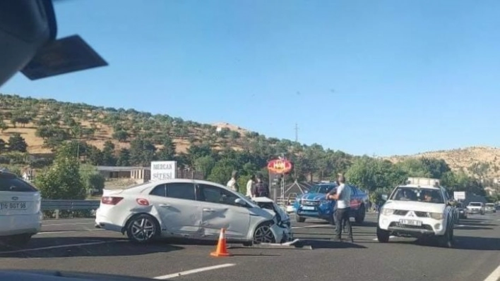 Elazığ'da trafik kazası: 4 yaralı