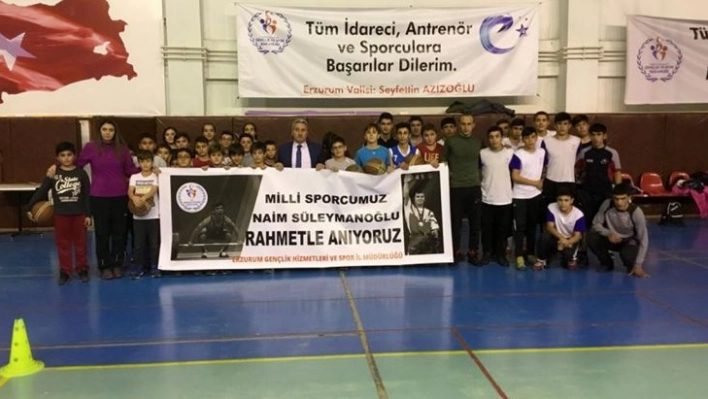 Minik sporcular yüzyılın sporcusunu unutmadı