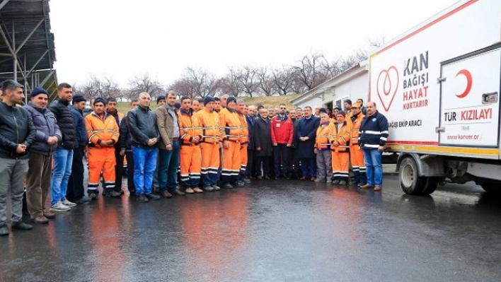 Temizlik işçilerinden Zeytin Dalı Harekatı'na destek