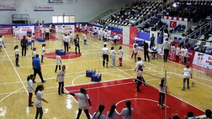 Fabrika Voleybol'un, yeni okulu Malatya'da açıldı