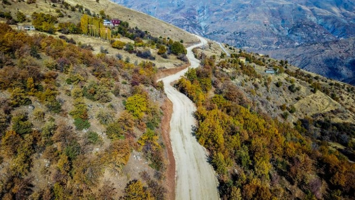 Kırsal mahallelerde yol genişletme çalışmaları