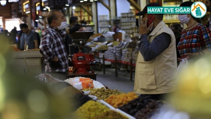 Elazığ'ın 92 yıllık Kapalı Çarşı'sında en sakin bayram alışverişi