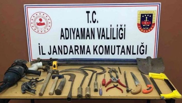 Elektrik direği ve deprem sensör kablosunu çalan hırsızlar tutuklandı