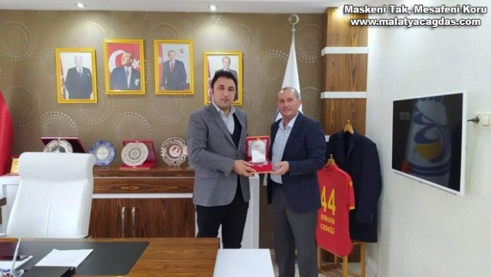 Emekliye ayrılanlara plaketli teşekkür