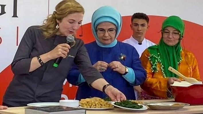 Emine Erdoğan Malatya'nın Hırçikli Köftesi'ni yuvarladı