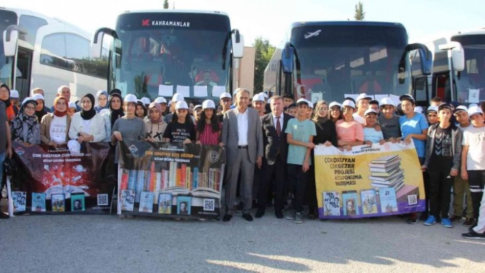 En çok kitap okuyan 200 öğrenci İstanbul'a uğurlandı