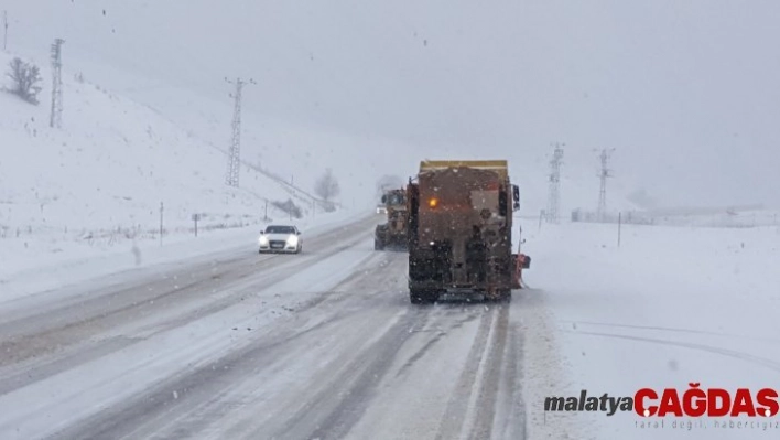 Erzincan'da 14 köy yolu ulaşıma kapandı