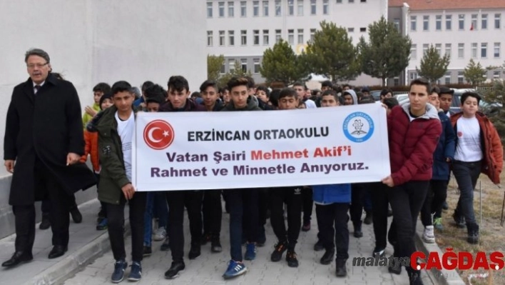 Erzincan'da Vatan Şairi Mehmet Akif Ersoy anıldı