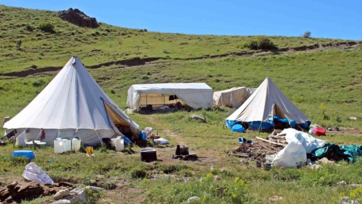 Erzincanlı göçerlerin yayla hayatı