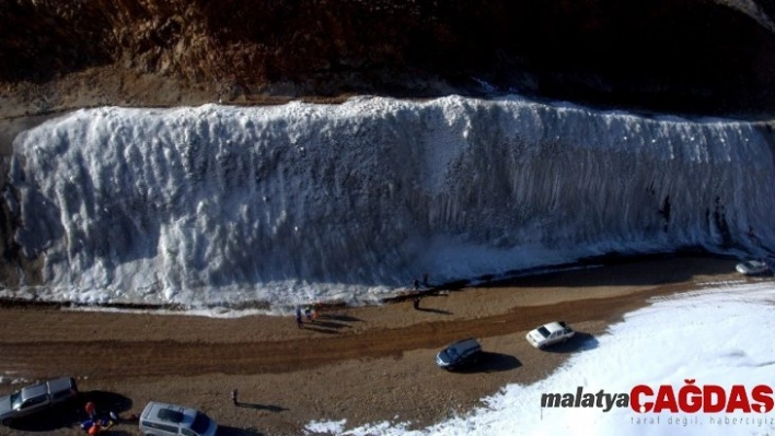 Erzurum'a 20 metrelik dev buz parkı