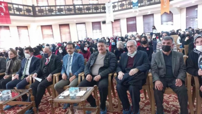 Erzurum'da ''Türk kadınının seçme ve seçilme hakkı'' semineri