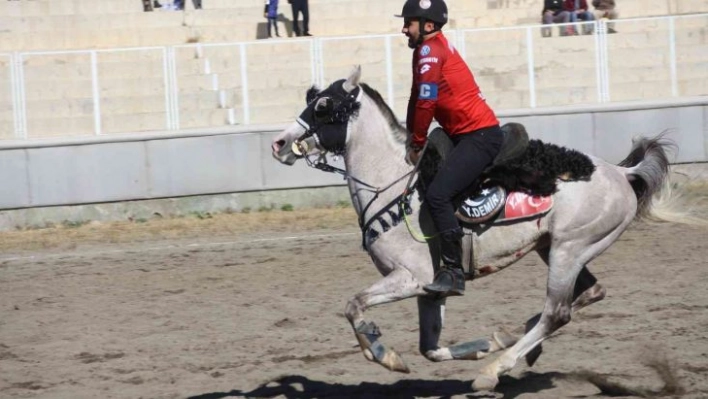 Erzurum'da Cirit 1. Lig müsabakaları devam ediyor