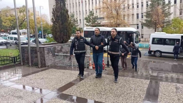 Erzurum'da Gazi Turgut Aslan Operasyonu'nda 7 zanlı tutuklandı