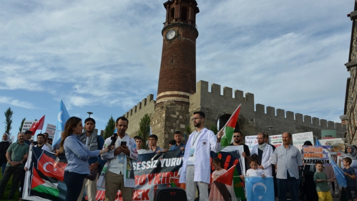 Erzurum'da sağlık çalışanları Gazze için 'sessiz yürüyüş' yaptı