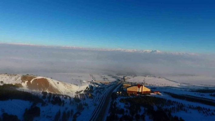 Erzurum'da sis kartpostallık görüntüler oluşturdu