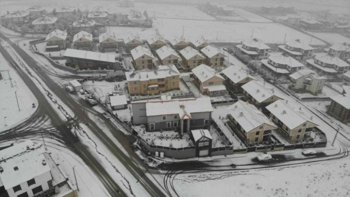 Erzurum karla kaplandı, manzarası mest etti