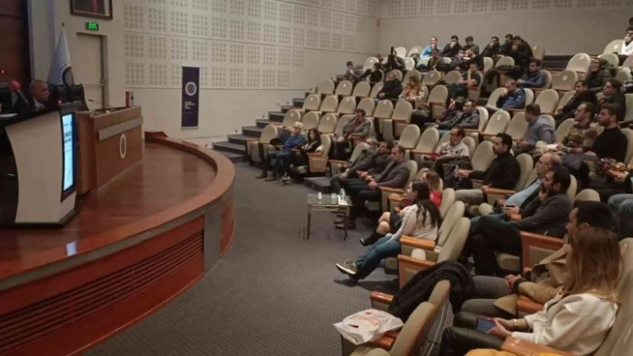 Erzurum Tabip Odası'nın düzenlediği konferansta doktor sorunları ele alındı