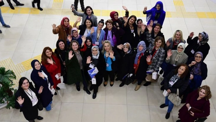 Erzurum'un kadın yöneticileri ETÜ ev sahipliğinde buluştu