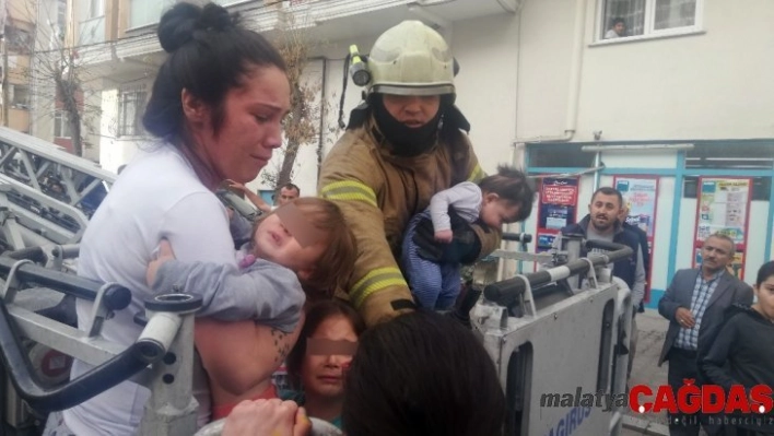 Esenyurt'ta yangın paniği: Bebekli aileler mahsur kaldı