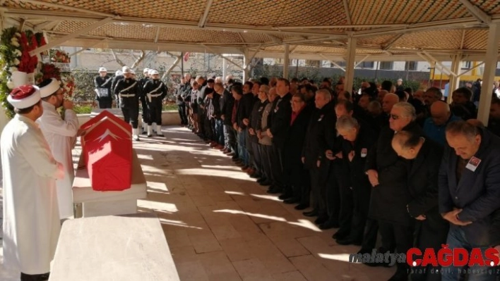 Eski Vali ve Emniyet Genel Müdürü Refet Küçüktiryaki son yolculuğuna uğurlandı