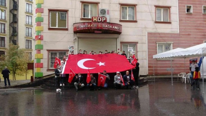 Evlat nöbetindeki aileler Cumhuriyet Bayramı'nı kutladı