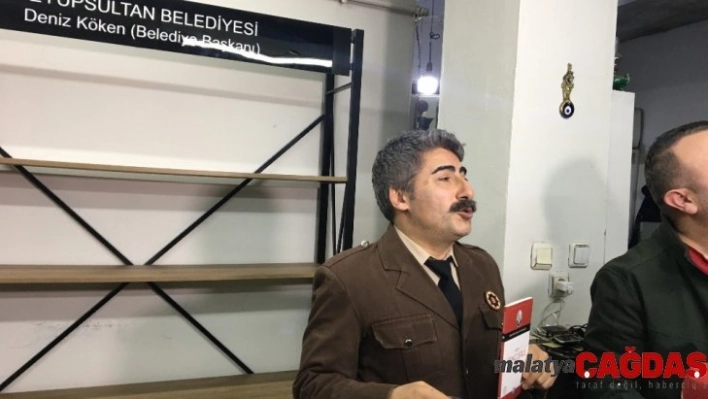 Eyüpsultan'da 'Her kahveye kitaplık' projesi hayata geçirildi