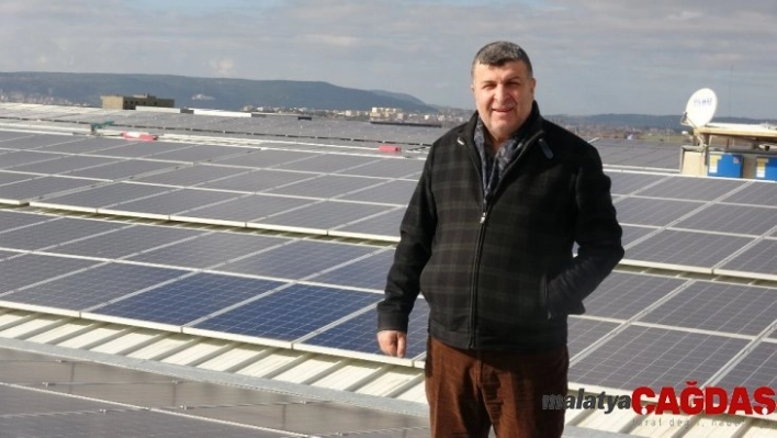 Fabrikanın çatısına kurduğu güneş enerjisiyle her ay 100 bin lira kazanıyor