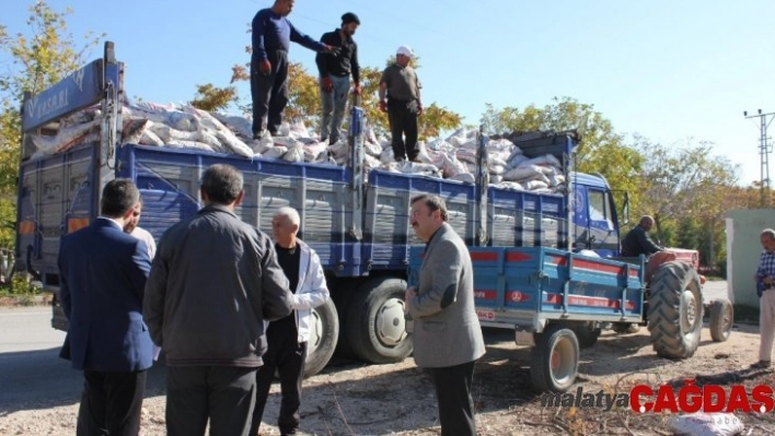 İhtiyaç Sahiplerine yakacak dağıtıldı