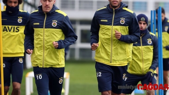 Fenerbahçe'de Çaykur Rizespor maçı hazırlıkları sürüyor