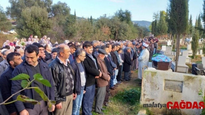 Filiz Tekin gözyaşlarıyla son yolculuğuna uğurlandı